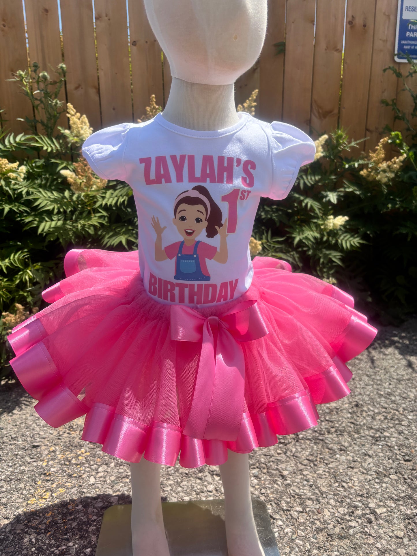 Rachel themed outfit